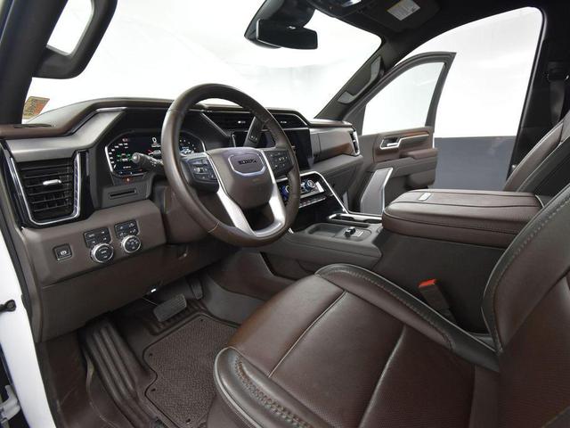 Photo of 2025 White Frost Tricoat GMC Sierra 3500