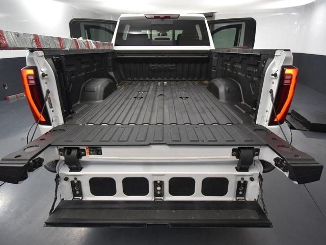Photo of 2025 White Frost Tricoat GMC Sierra 3500
