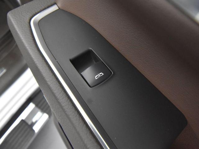 Photo of 2025 White Frost Tricoat GMC Sierra 3500