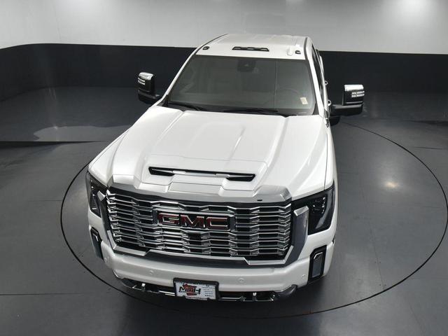 Photo of 2025 White Frost Tricoat GMC Sierra 3500