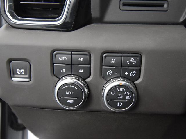 Photo of 2025 White Frost Tricoat GMC Sierra 3500