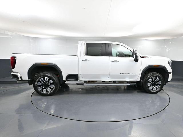 Photo of 2025 White Frost Tricoat GMC Sierra 3500