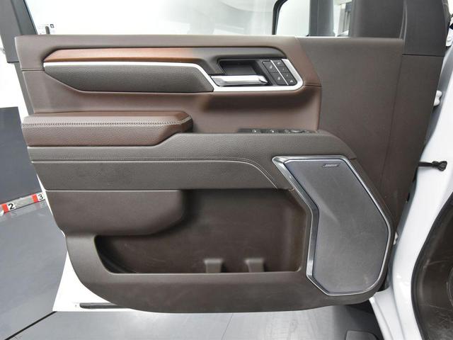 Photo of 2025 White Frost Tricoat GMC Sierra 3500