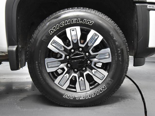 Photo of 2025 White Frost Tricoat GMC Sierra 3500