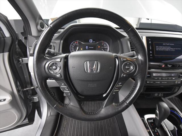 Photo of 2017 Lunar Silver Metallic Honda Ridgeline