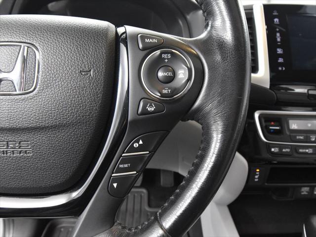 Photo of 2017 Lunar Silver Metallic Honda Ridgeline