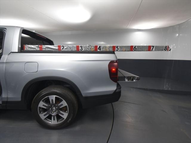 Photo of 2017 Lunar Silver Metallic Honda Ridgeline