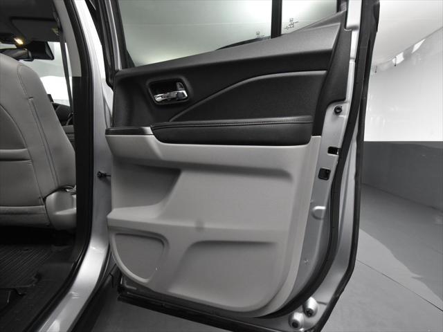Photo of 2017 Lunar Silver Metallic Honda Ridgeline
