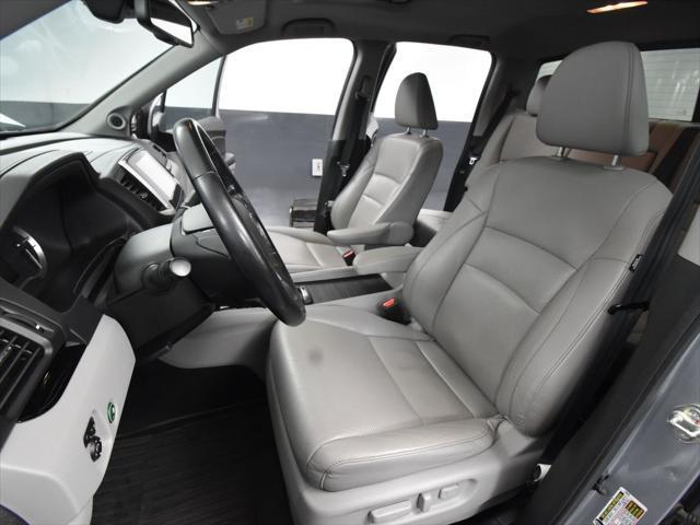 Photo of 2017 Lunar Silver Metallic Honda Ridgeline