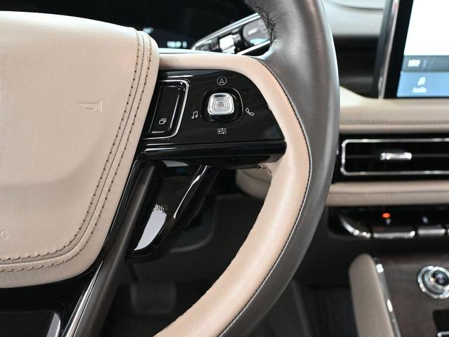 Photo of 2023 CERAMIC PEARL MET 3C Lincoln Aviator