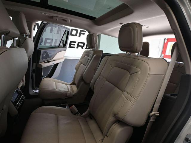 Photo of 2023 CERAMIC PEARL MET 3C Lincoln Aviator