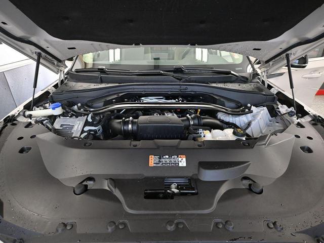 Photo of 2023 CERAMIC PEARL MET 3C Lincoln Aviator