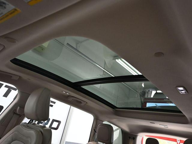 Photo of 2023 CERAMIC PEARL MET 3C Lincoln Aviator
