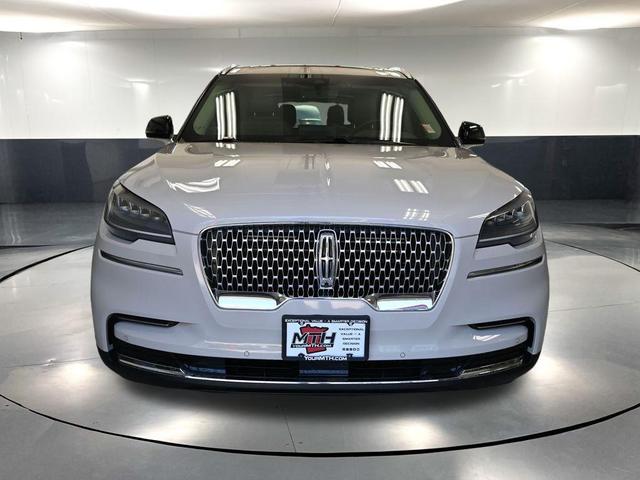 Photo of 2023 CERAMIC PEARL MET 3C Lincoln Aviator