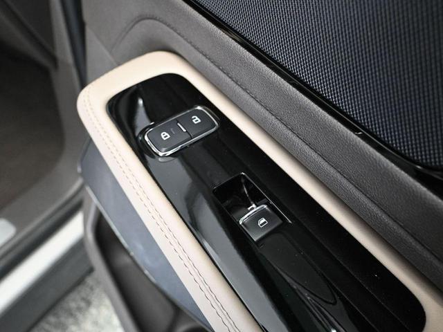 Photo of 2023 CERAMIC PEARL MET 3C Lincoln Aviator