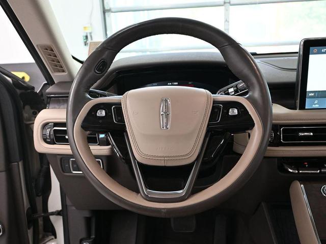 Photo of 2023 CERAMIC PEARL MET 3C Lincoln Aviator