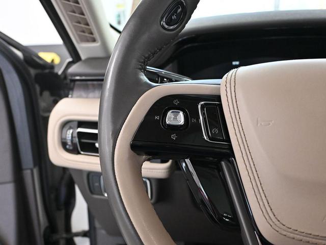 Photo of 2023 CERAMIC PEARL MET 3C Lincoln Aviator
