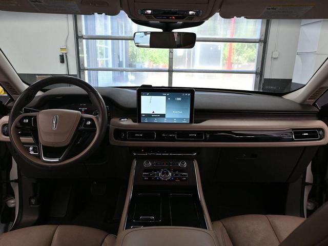 Photo of 2023 CERAMIC PEARL MET 3C Lincoln Aviator
