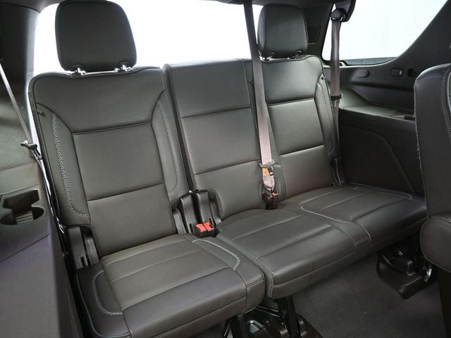 Photo of 2024 Summit White GMC Yukon