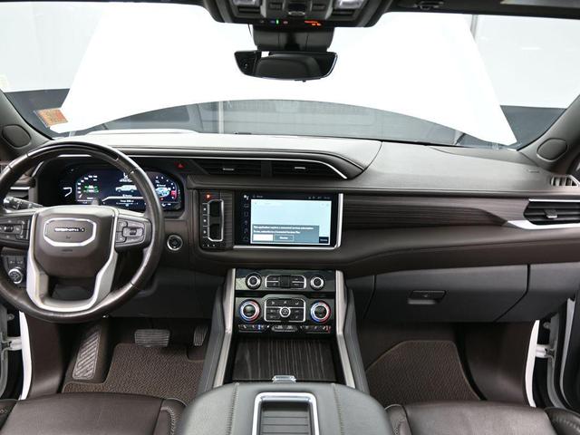 Photo of 2024 Summit White GMC Yukon