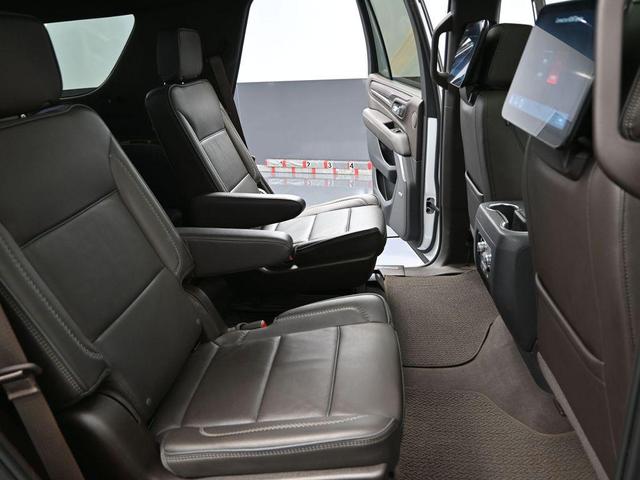 Photo of 2024 Summit White GMC Yukon