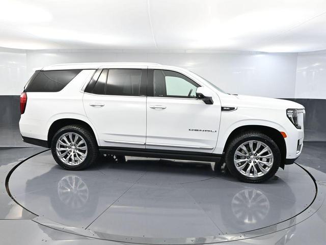 Photo of 2024 Summit White GMC Yukon