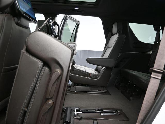 Photo of 2024 Summit White GMC Yukon