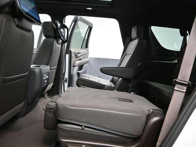 Photo of 2024 Summit White GMC Yukon