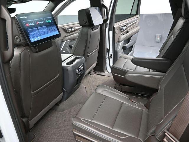 Photo of 2024 Summit White GMC Yukon
