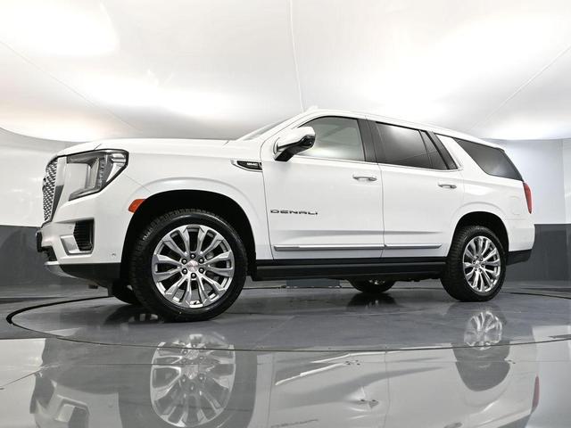 Photo of 2024 Summit White GMC Yukon