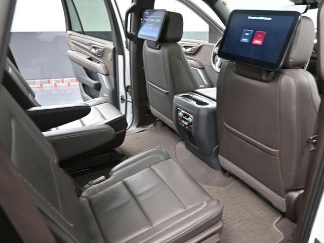 Photo of 2024 Summit White GMC Yukon