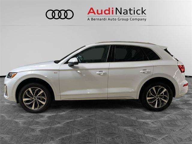 Photo of 2024 Glacier White Metallic Audi Q5