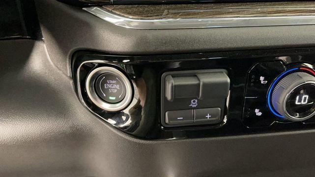 Photo of 2025 Summit White Chevrolet Silverado 2500