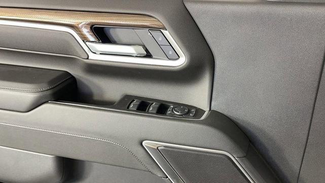 Photo of 2025 Summit White Chevrolet Silverado 2500