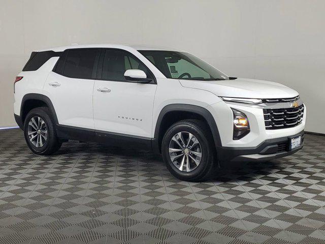 Photo of 2025 Summit White Chevrolet Equinox