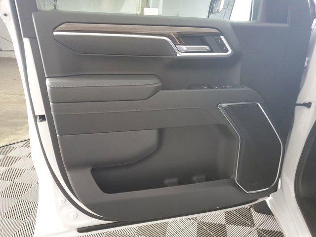 Photo of 2025 Summit White Chevrolet Silverado 1500