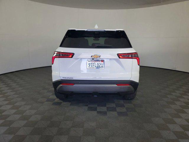Photo of 2025 Summit White Chevrolet Equinox