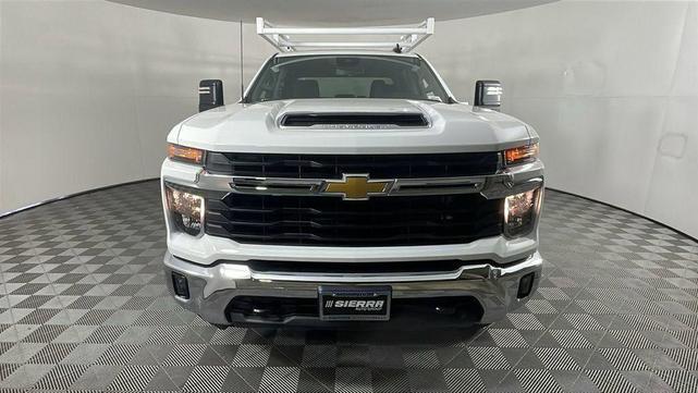 Photo of 2025 Summit White Chevrolet Silverado 2500