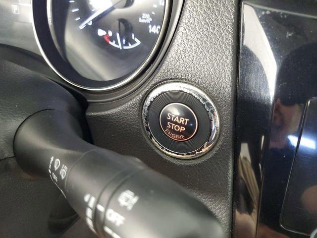 Photo of 2017 Palatial Ruby Nissan Rogue