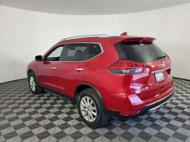 Photo of 2017 Palatial Ruby Nissan Rogue