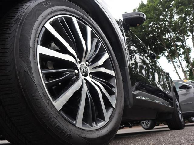Photo of 2024 Mineral Black INFINITI QX60