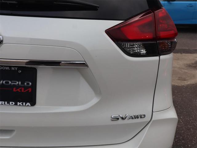 Photo of 2020 White Nissan Rogue