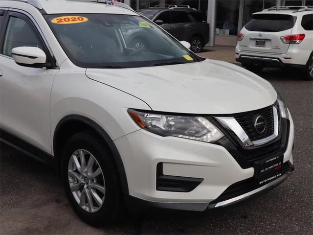 Photo of 2020 White Nissan Rogue