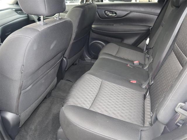 Photo of 2020 White Nissan Rogue