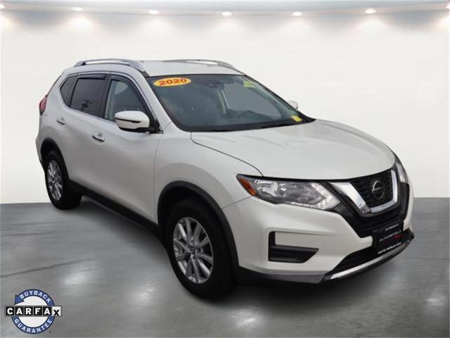 Photo of 2020 White Nissan Rogue