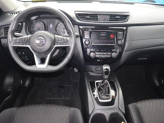 Photo of 2020 White Nissan Rogue