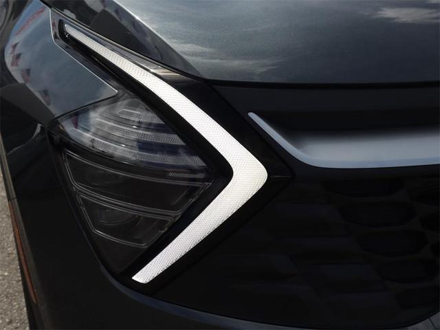 Photo of 2024 Gravity Gray Kia Sportage Hybrid