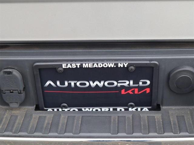 Photo of 2018 Silver Ice Metallic Chevrolet Silverado 1500