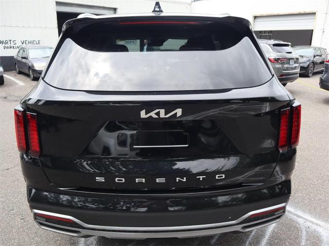 Photo of 2022 Aurora Black Kia Sorento Hybrid