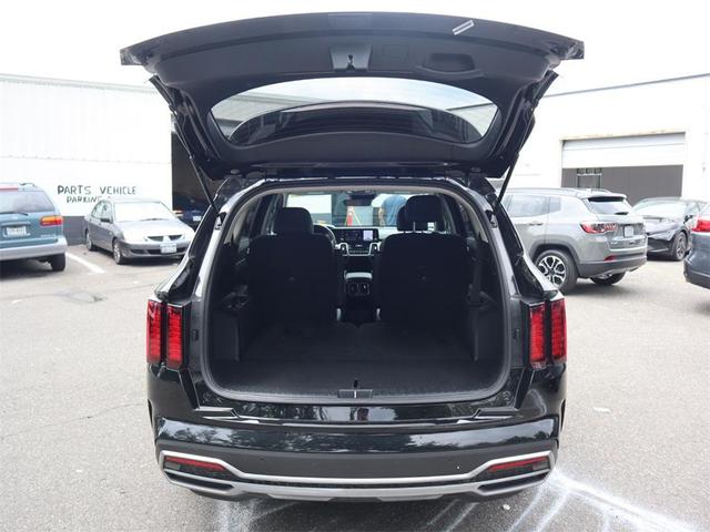 Photo of 2022 Aurora Black Kia Sorento Hybrid